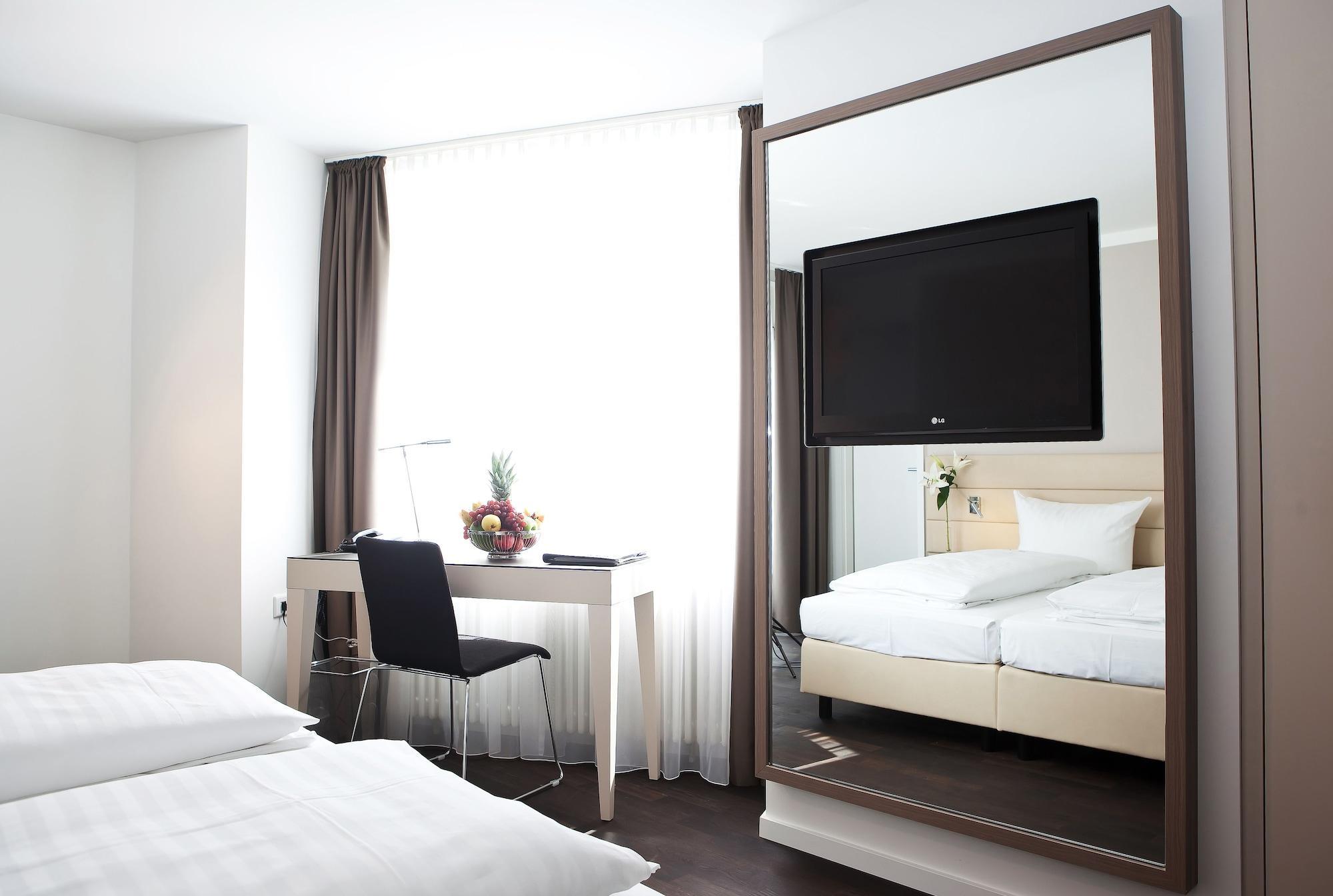 Manhattan Hotel Франкфурт-на-Майне Номер фото