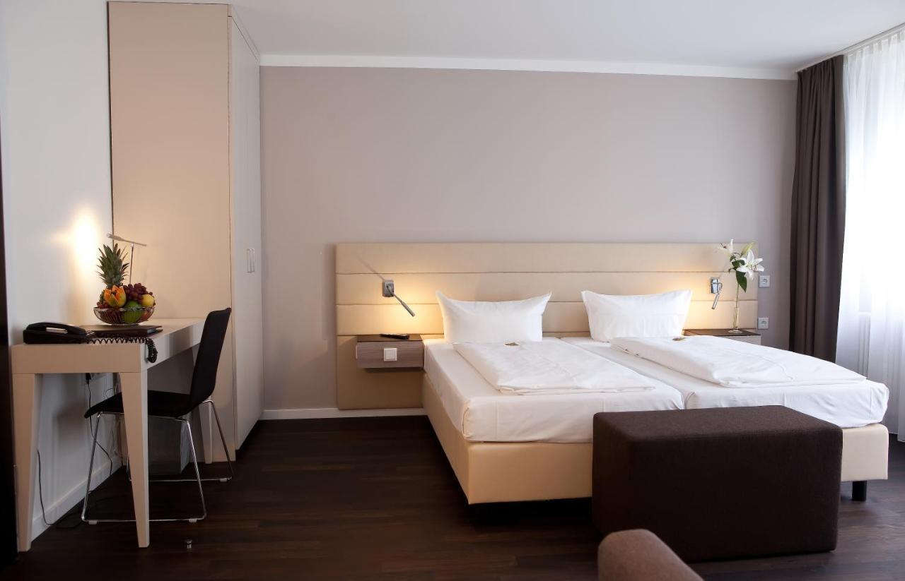Manhattan Hotel Франкфурт-на-Майне Экстерьер фото