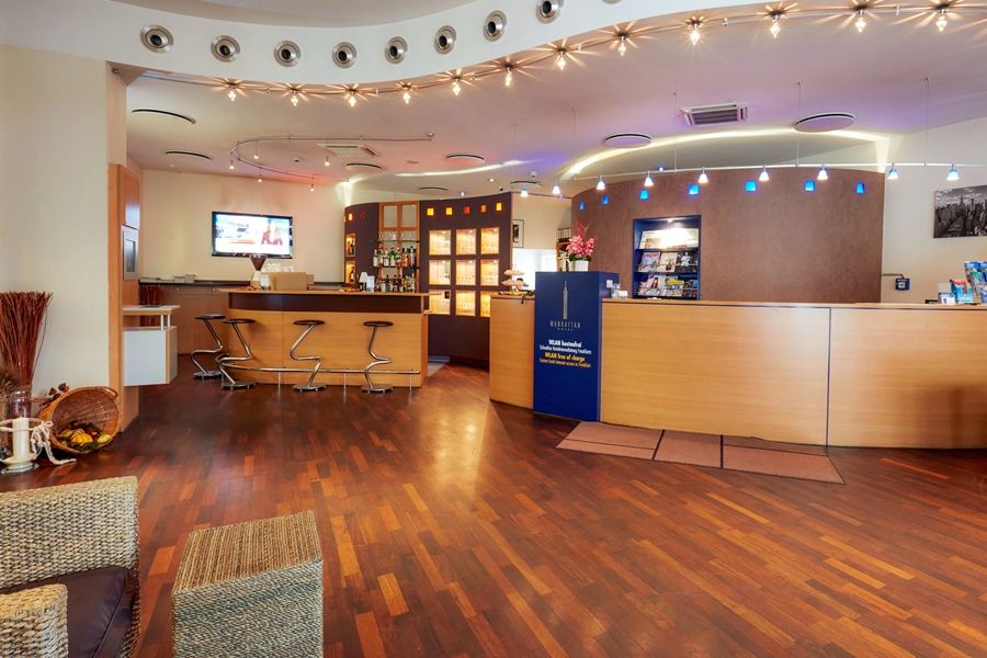 Manhattan Hotel Франкфурт-на-Майне Экстерьер фото