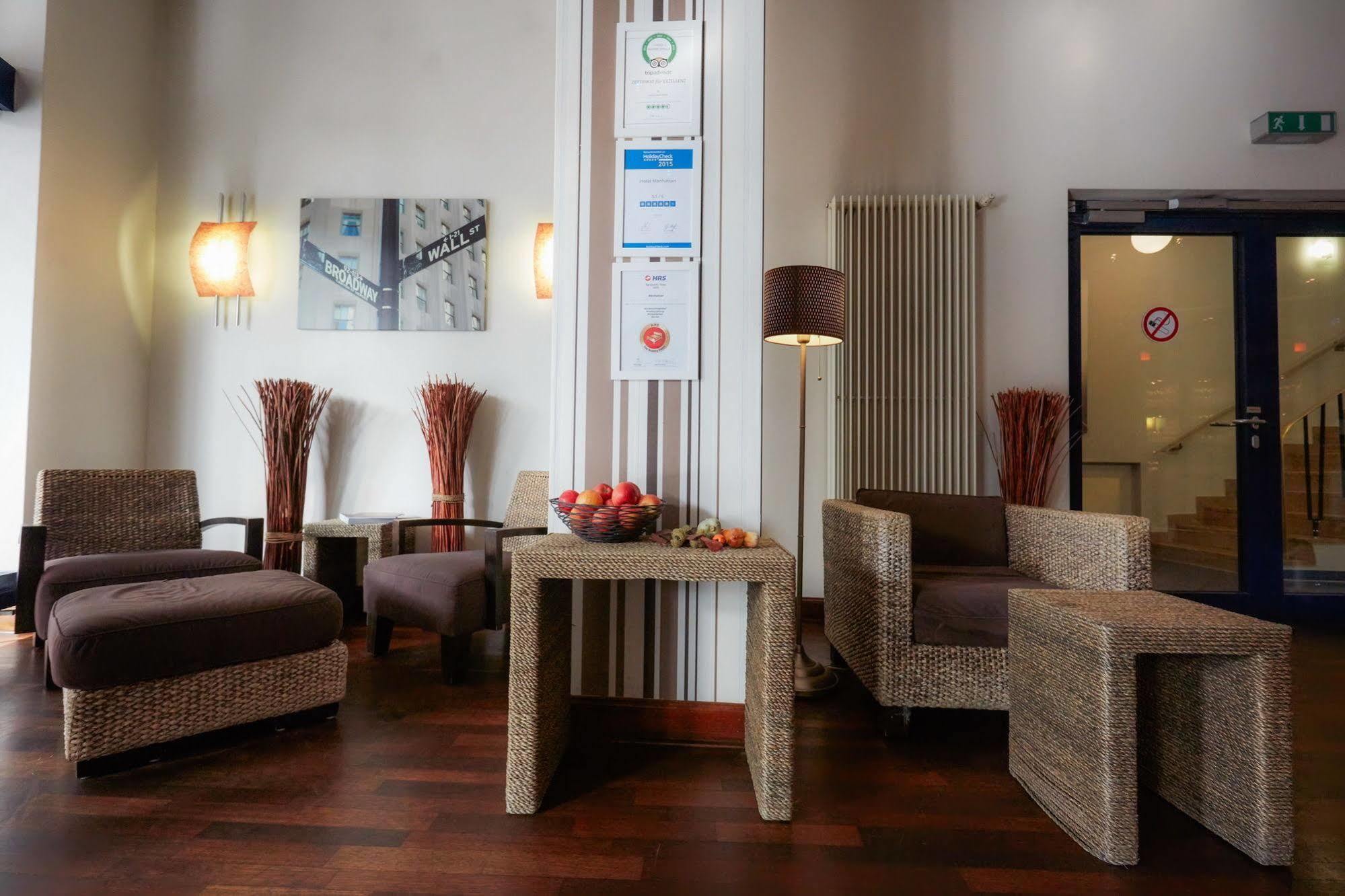 Manhattan Hotel Франкфурт-на-Майне Экстерьер фото